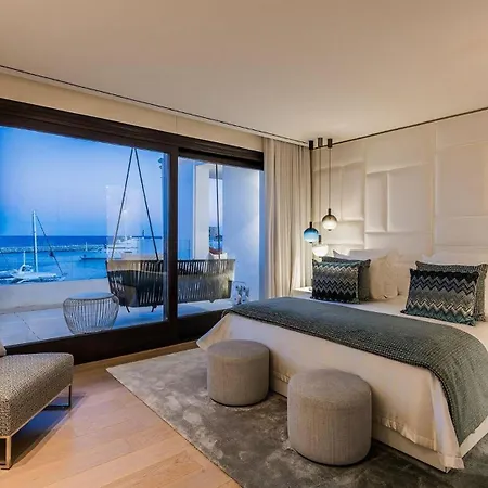 Moderno Apartamento Con Vistas Al Mar En Puerto Banus